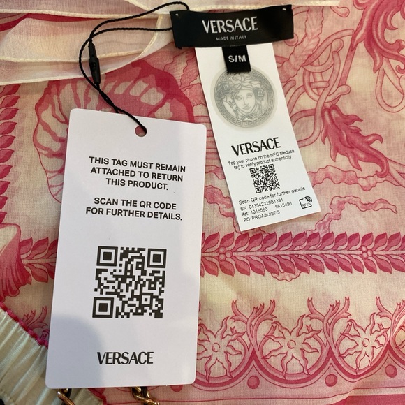 Versace Women's Pink and Cream Patterned Shorts. Never worn tags attached w/ box - Picture 4 of 8